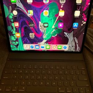 iPad Pro, Apple keyboard. Apple Pencil